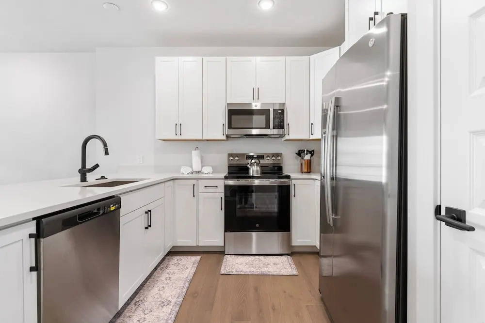 Brightwood #203, Building 2