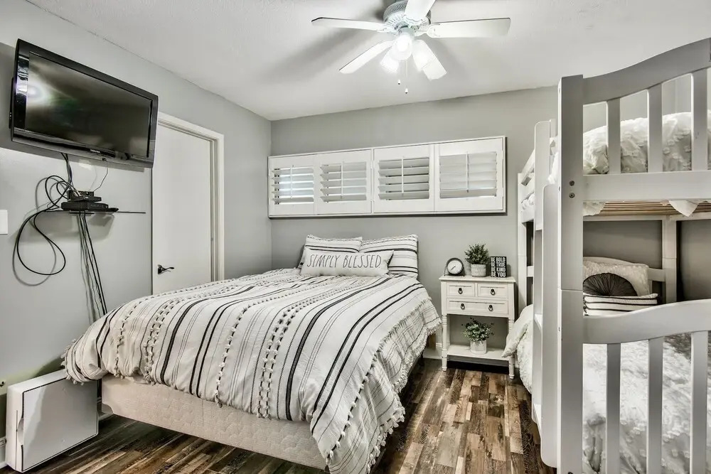 Gulf Shore Condo #211 - 2 Br condo by RedAwning