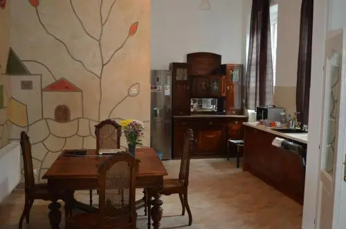 Flower Apartment