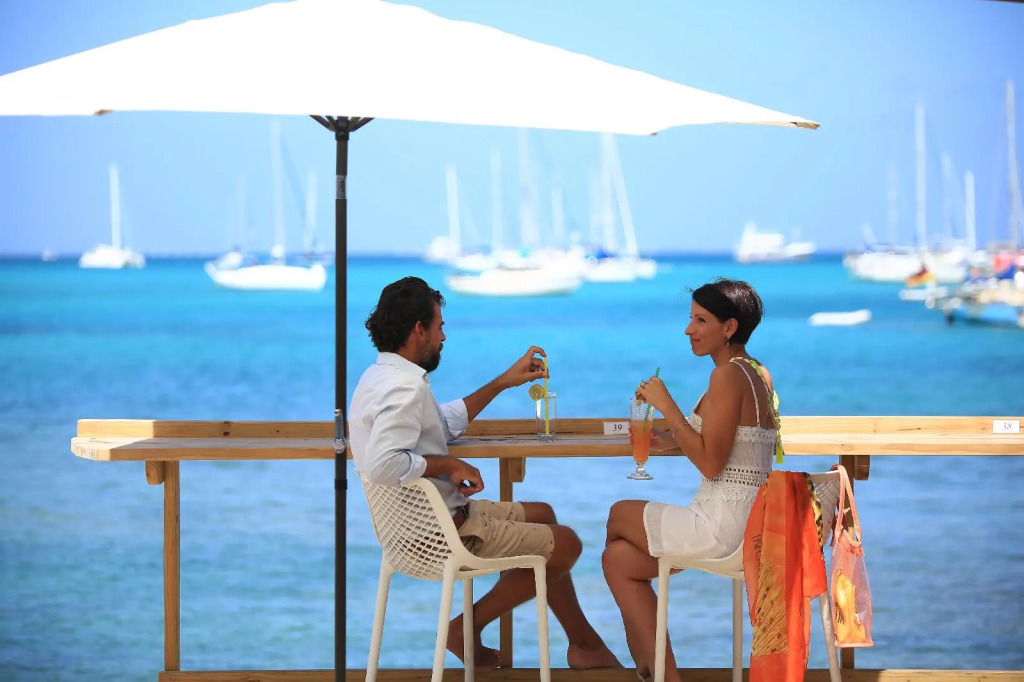 Le Beach Hotel
