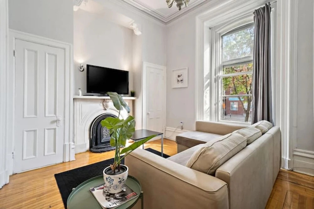Rustic Modern Loft 5 Minutes to Old Port Montreal