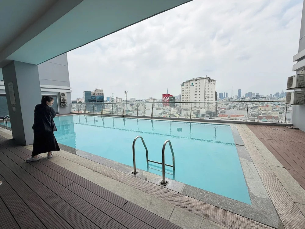 The Crown Luxury 4BR Penthouse