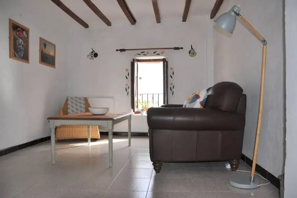 Quirky townhouse with a seaview roof terrace