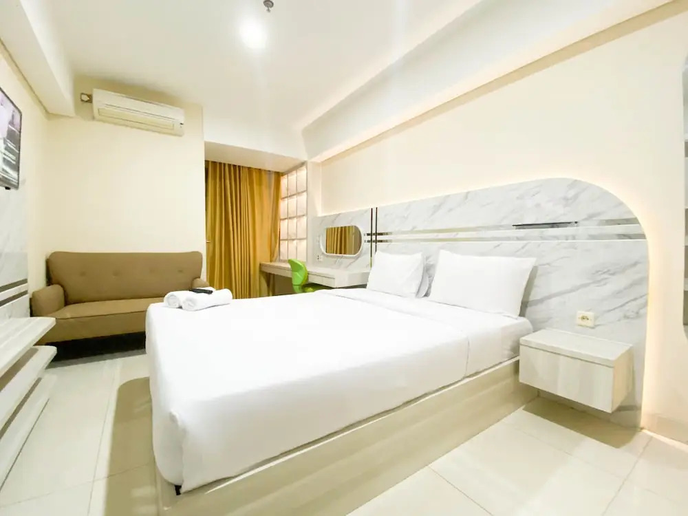 Nice and Elegant Studio Apartment at Warhol  Residence By Travelio