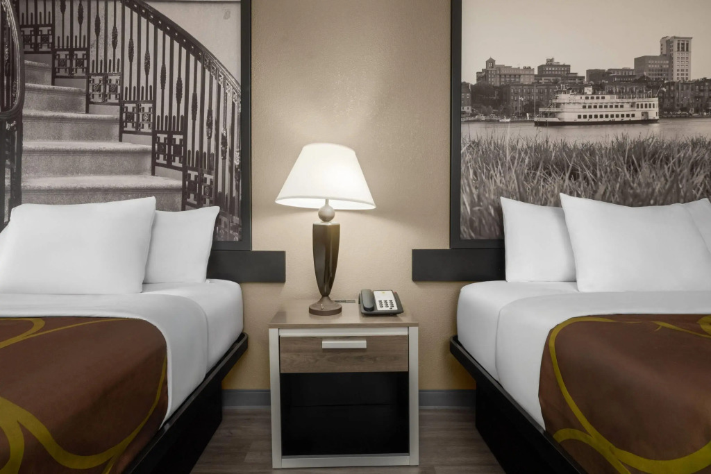 Super 8 by Wyndham Macon West