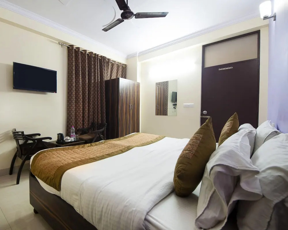 Airport Hotel Paradise Inn