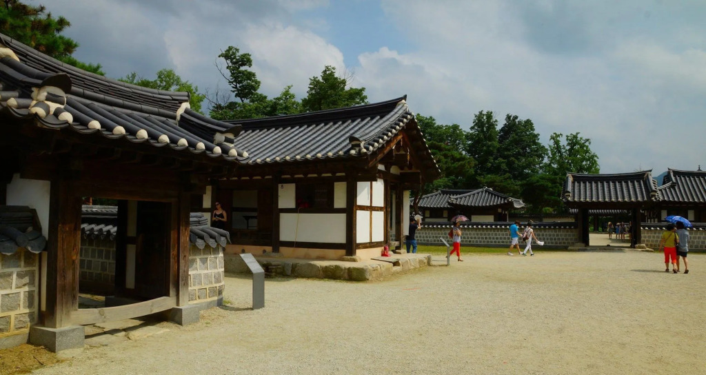 Hanulgiwa Hanok Stay
