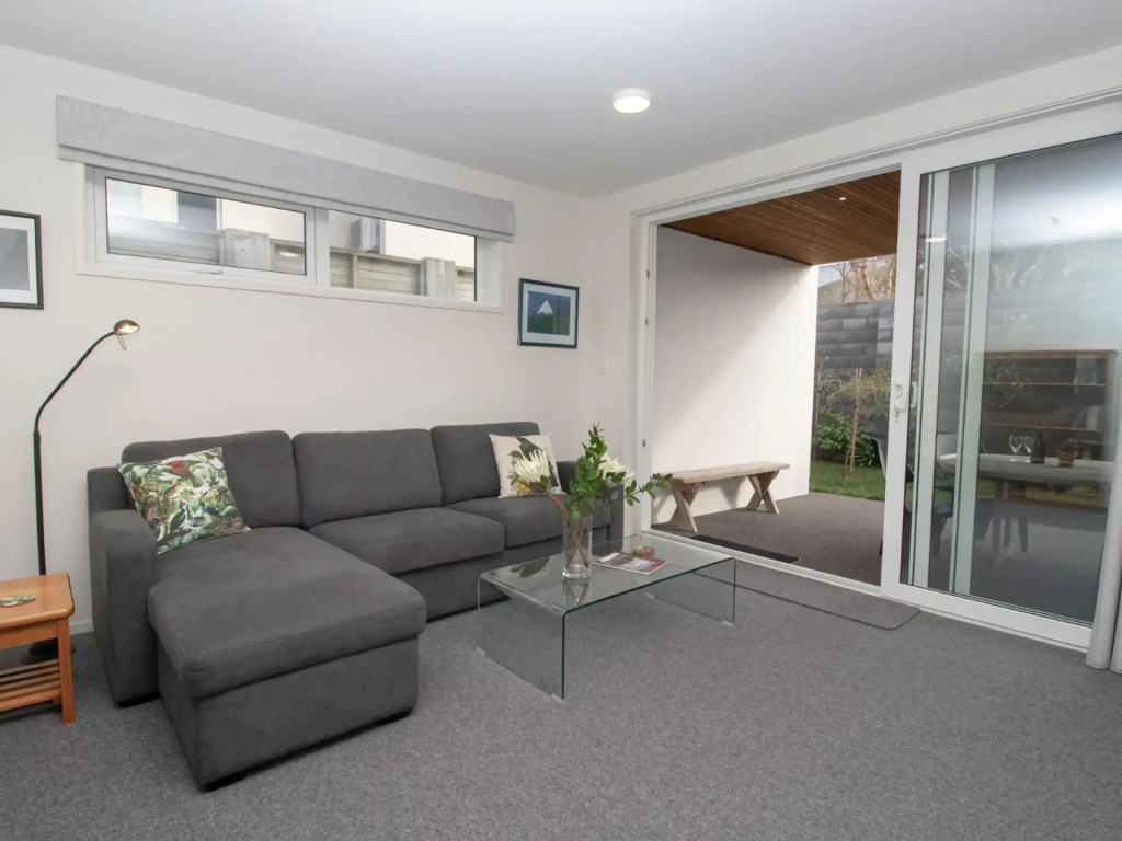 By The Sea On Sackville - Brand New Apartment