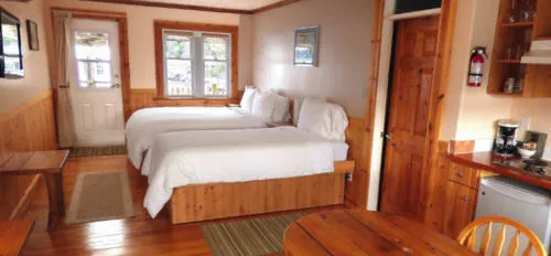 Seine Boat Inn
