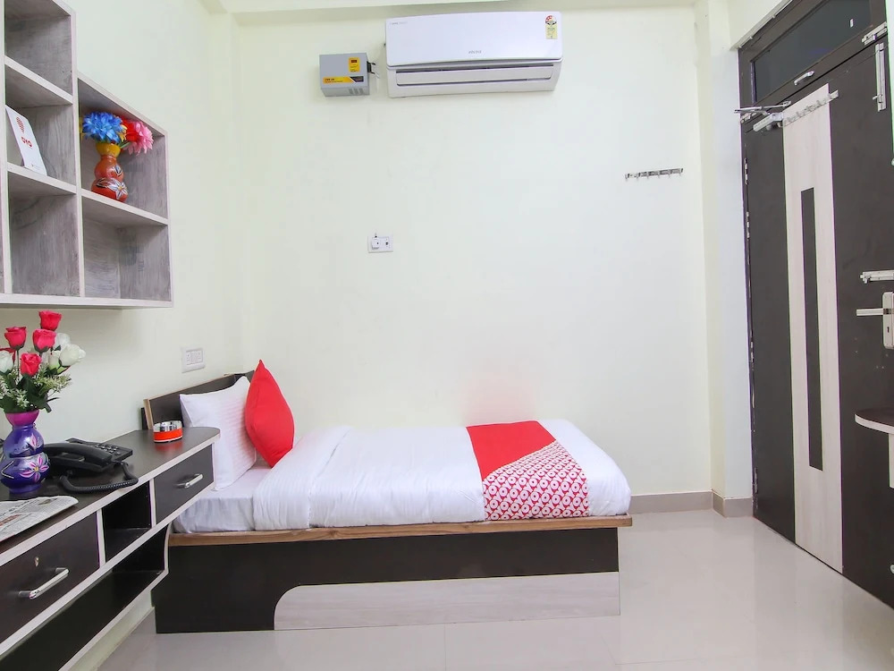 OYO 12446 Shree Sai Guest House