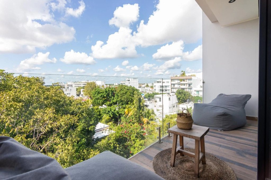 "TOH HOUSE " LUXURY APARTMENTS Near 5tv Av