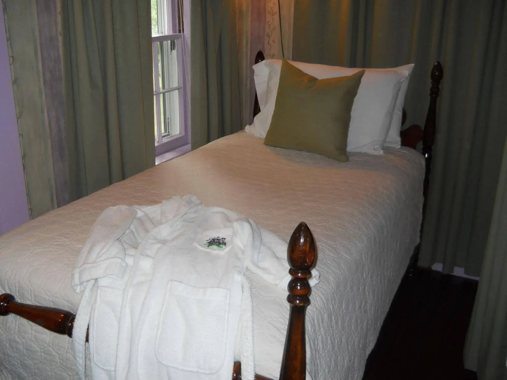 Centennial House Bed and Breakfast