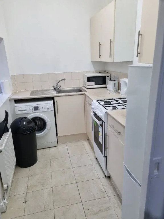 Lovely 2-bed House in Smethwick, Birmingham tn