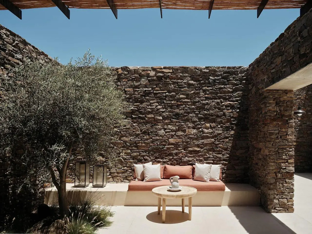 NOS Hotel & Villas