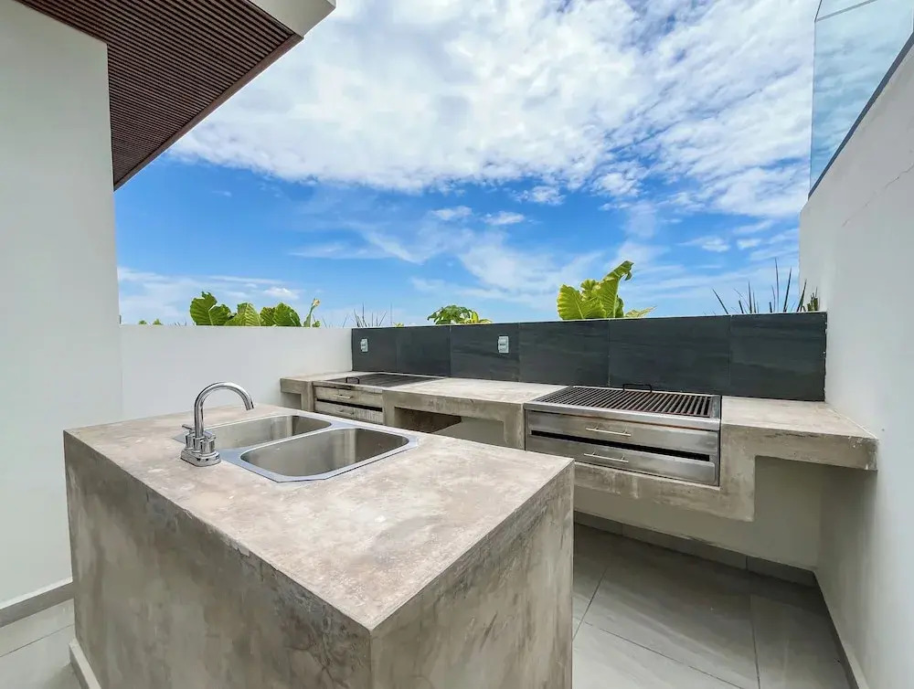 Makeva Condos, Near Malecon