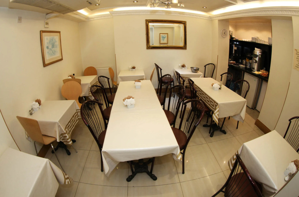 Holland Court Hotel