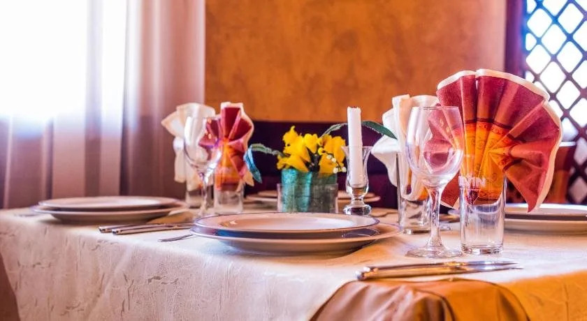 Elegance Hotel