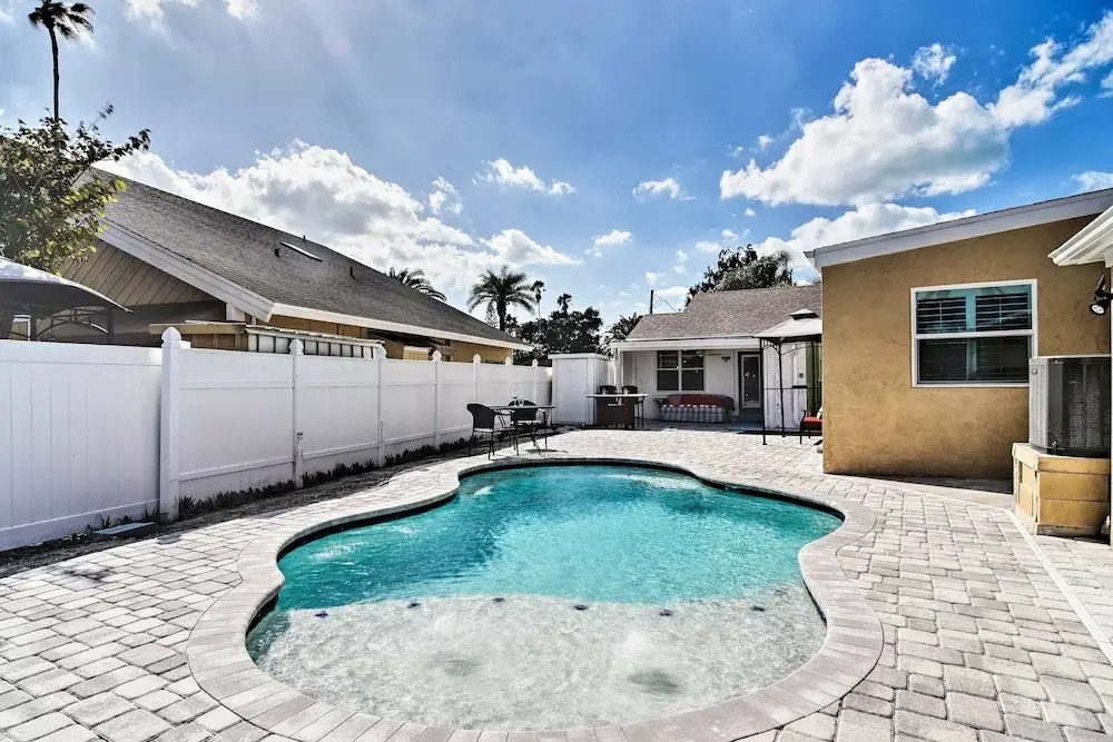 Bayside Pad w/ Pool Access & Dock: 1/2 Mi to Beach