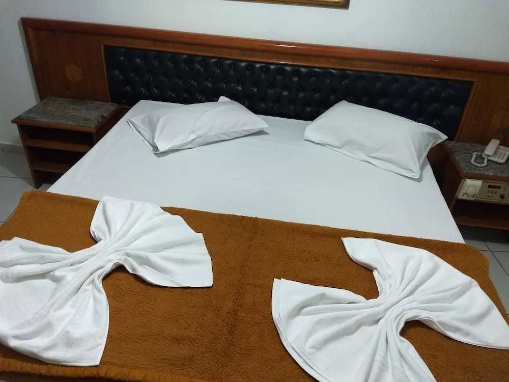 La Guardia Hotel