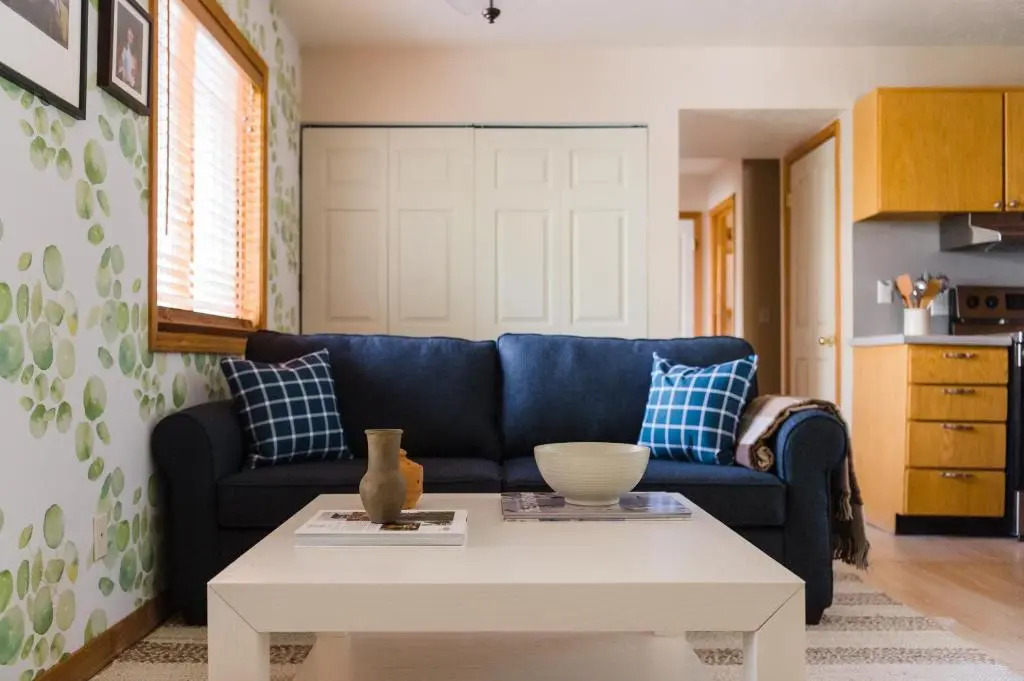 Corduroy Sage Avantstay Cozy & Cute Cabin w/ Deck Sleeps 21!