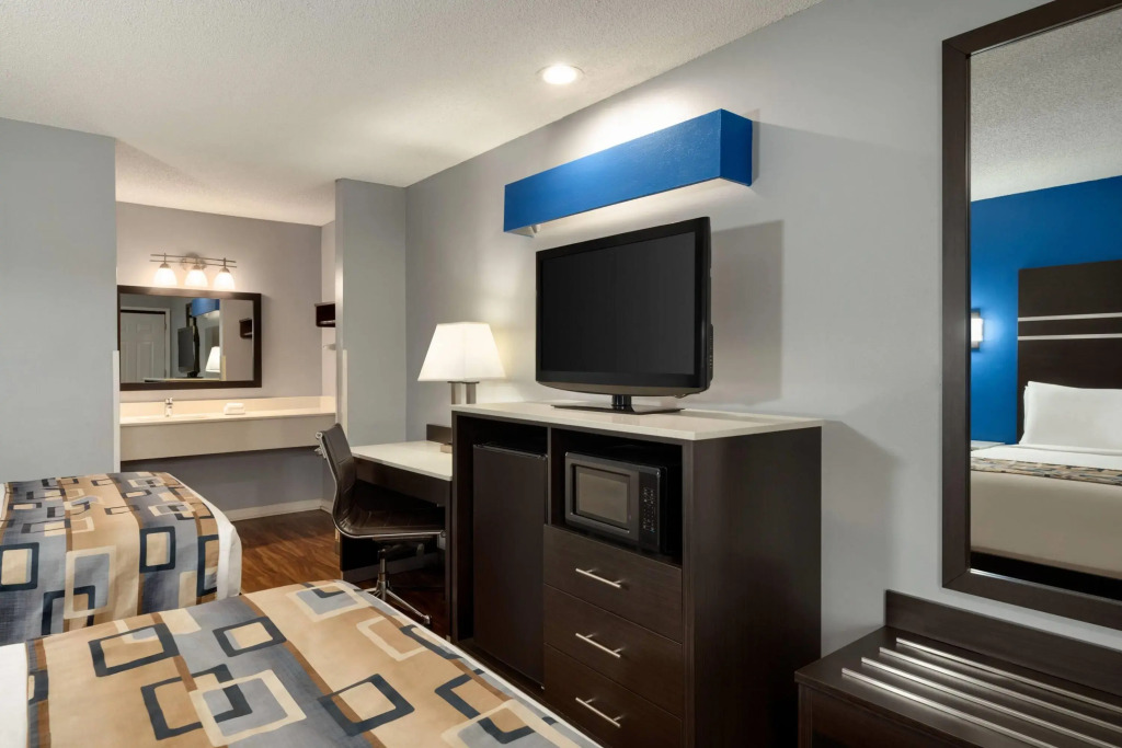 Baymont by Wyndham Albany at Albany Mall