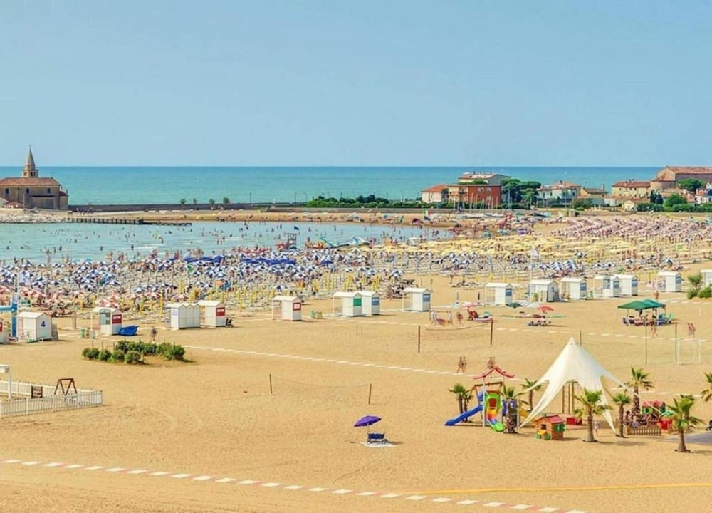 Seaview Caorle Apartment With Pool