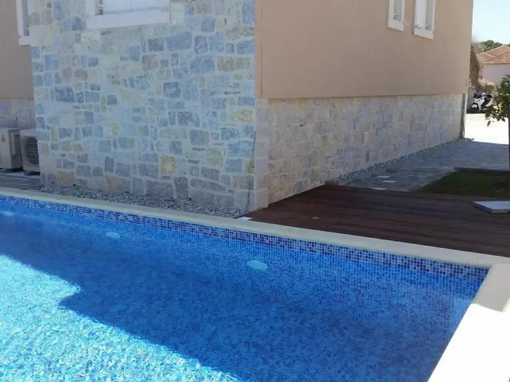 Apartments Villa Rustica ST - Two-Bedroom Apartment with Balcony and Shared Pool prizemlje