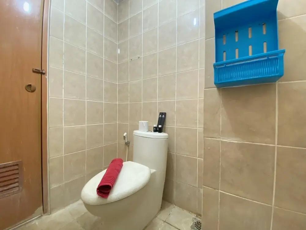 Beauty Spacious Studio Room At Pinewood Apartment Jatinangor