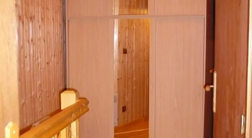 Demi-Chalet lAncolie -- Prox pistes