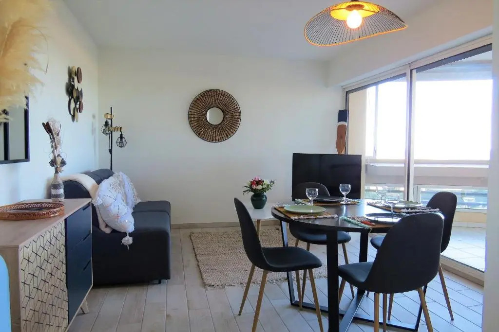 Coup de cœur pour ce cosy T2 avec vue imprenable sur la mer - 4GSUD101