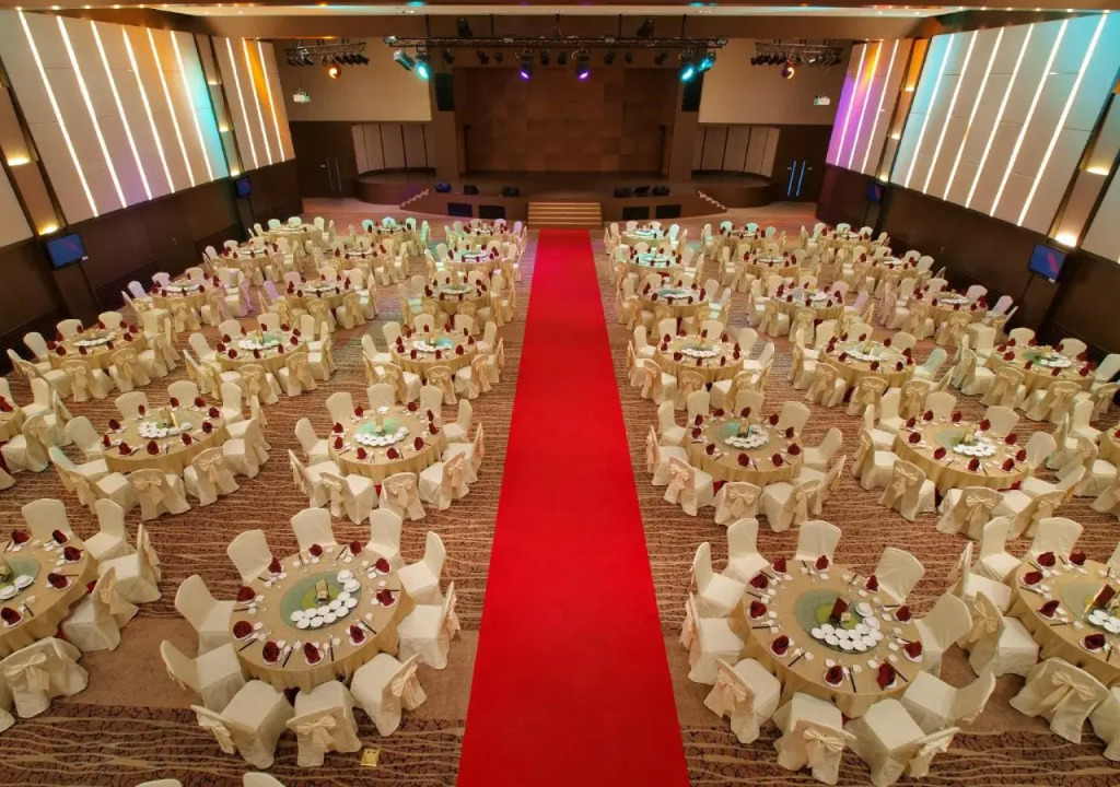 Grand City Hall Hotel & Serviced Residences