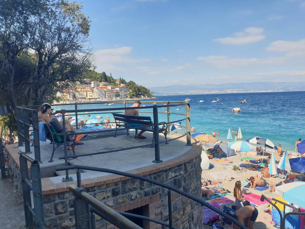 Apartment in Opatija Riviera - direct Sea View, Free Parking and close to Beaches and Promenade