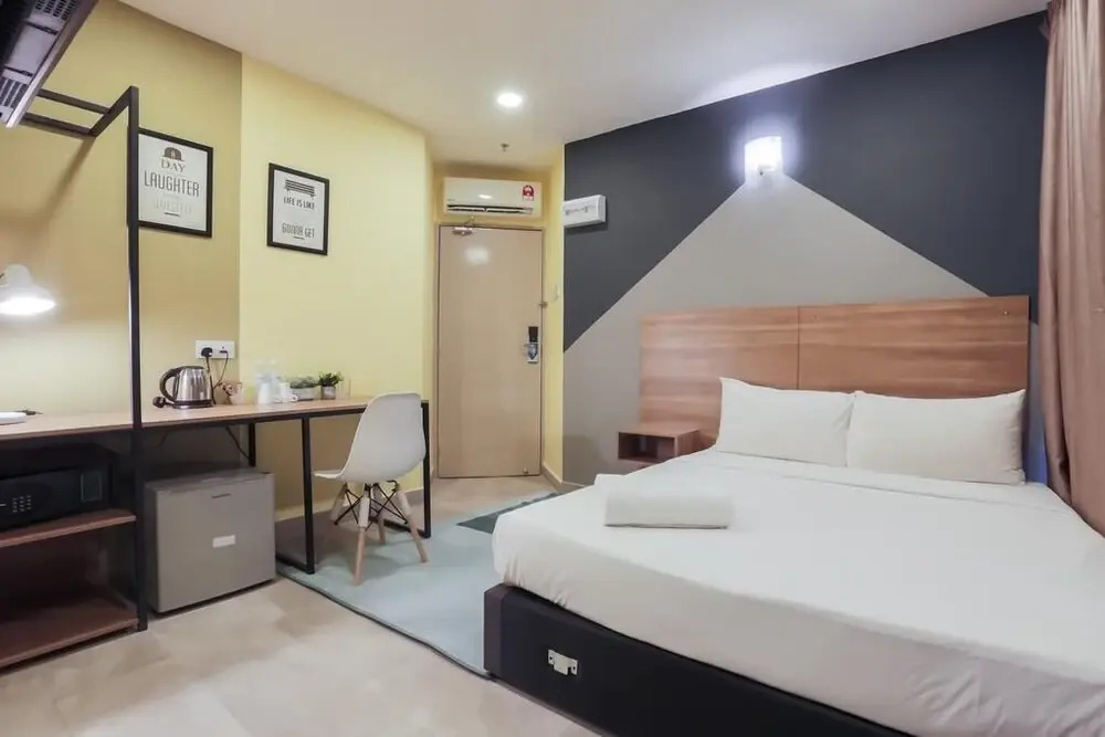 Kiara Inn by KL Suites