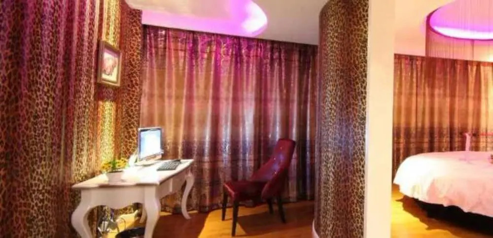 Baiyun Romance Hotel Dongyang