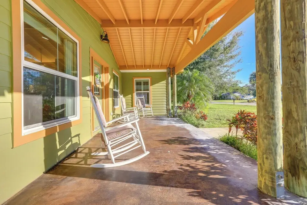 Pet-friendly Fort Pierce Home w/ Screened Porch!