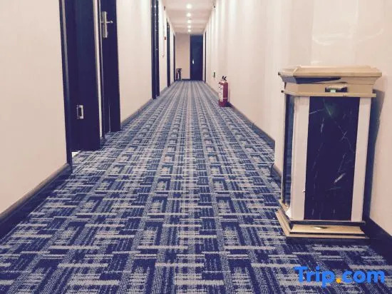 Xunjia Fashion Hotel (Zhengzhou Liulin Subway Station Branch)