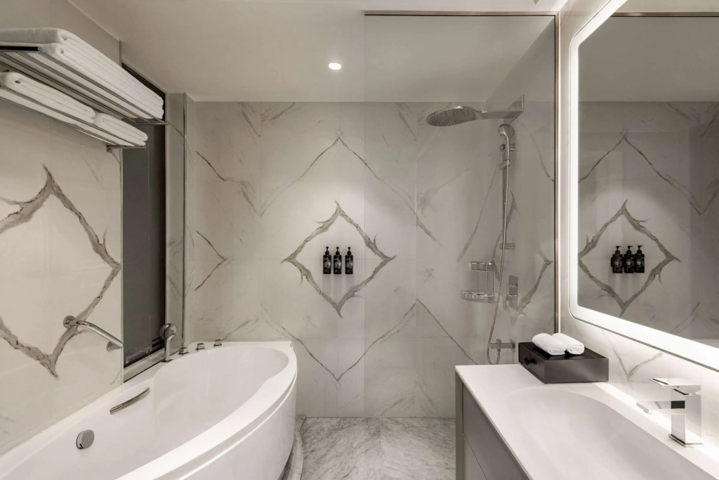 Wyndham Grand Doha West Bay Beach