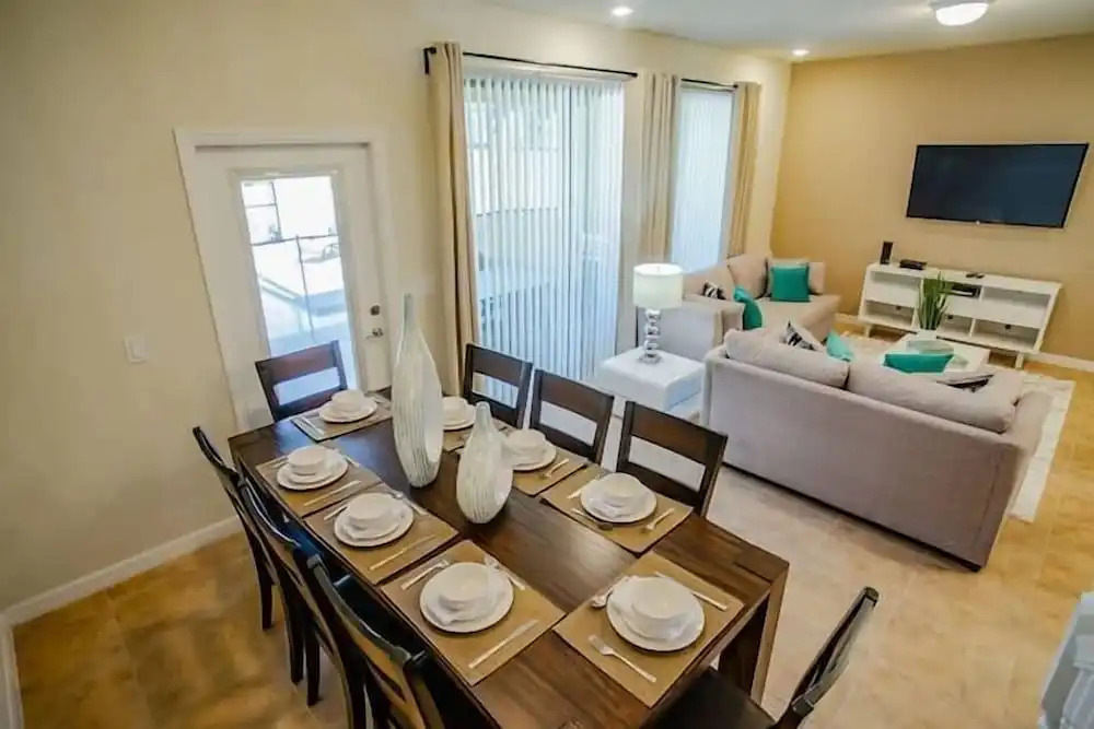 4606 TD - 5BR Townhome Marvel: Private Pool