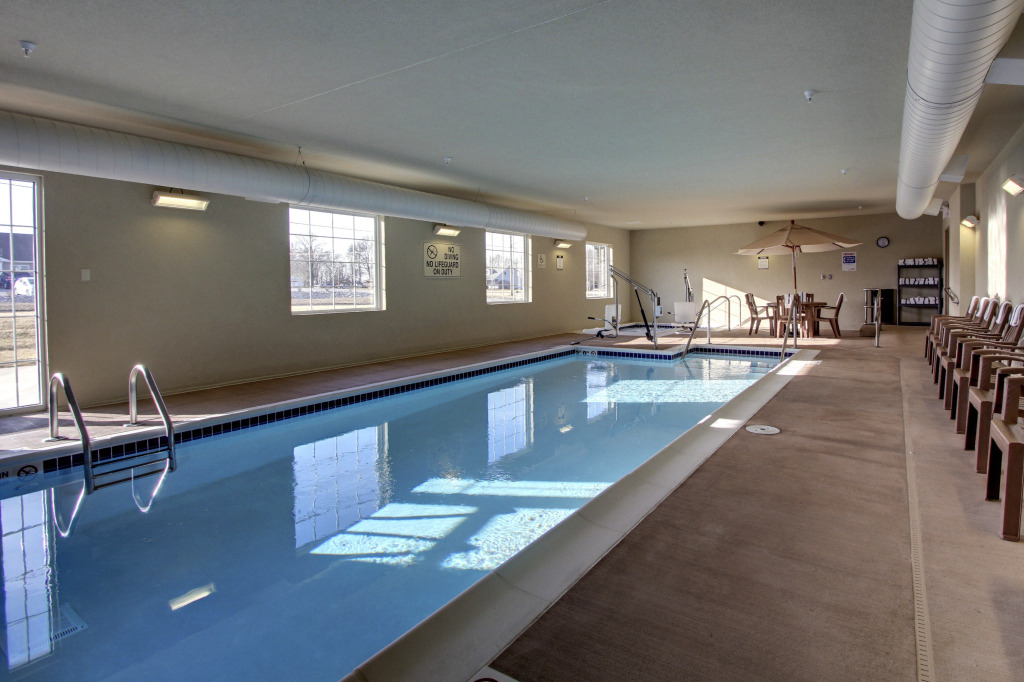Cobblestone Hotel & Suites - Newton