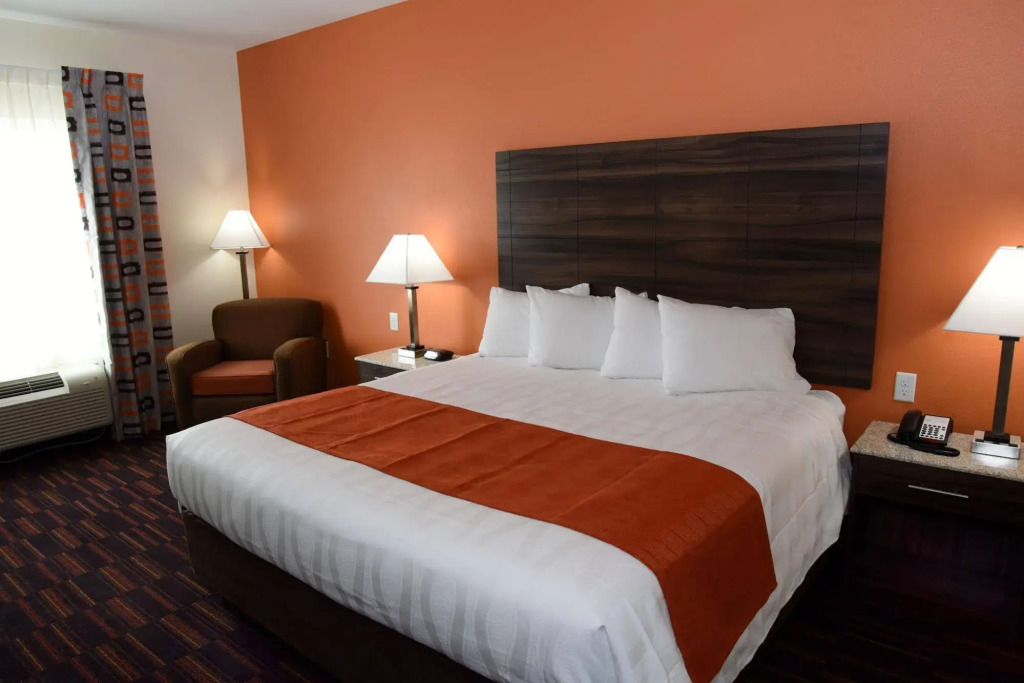 Home Away Kitchen Suites Enid