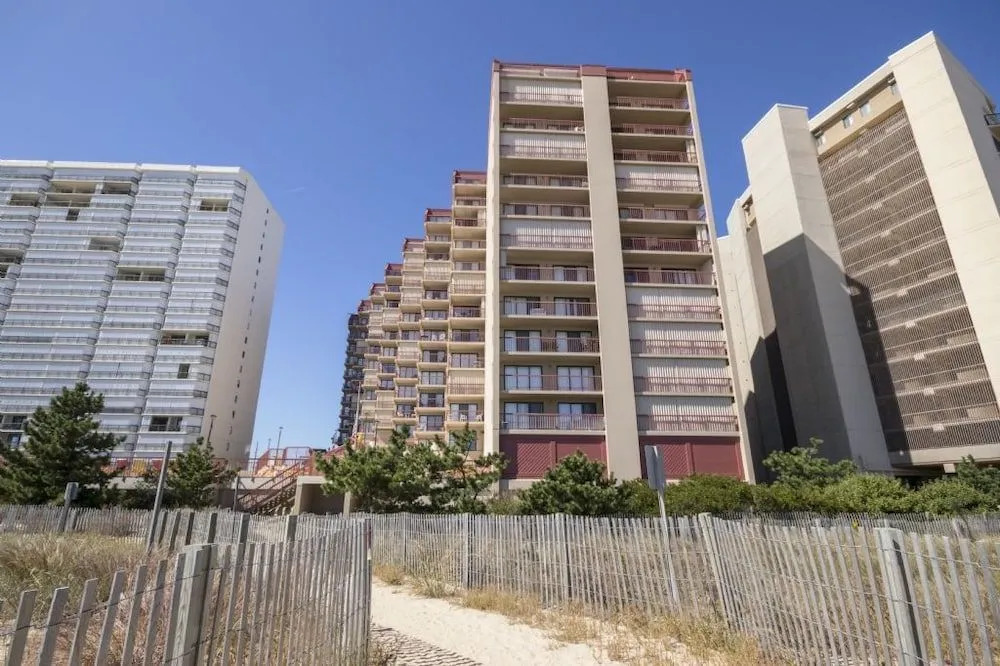 Rainbow 1109 - 2 Br Condo