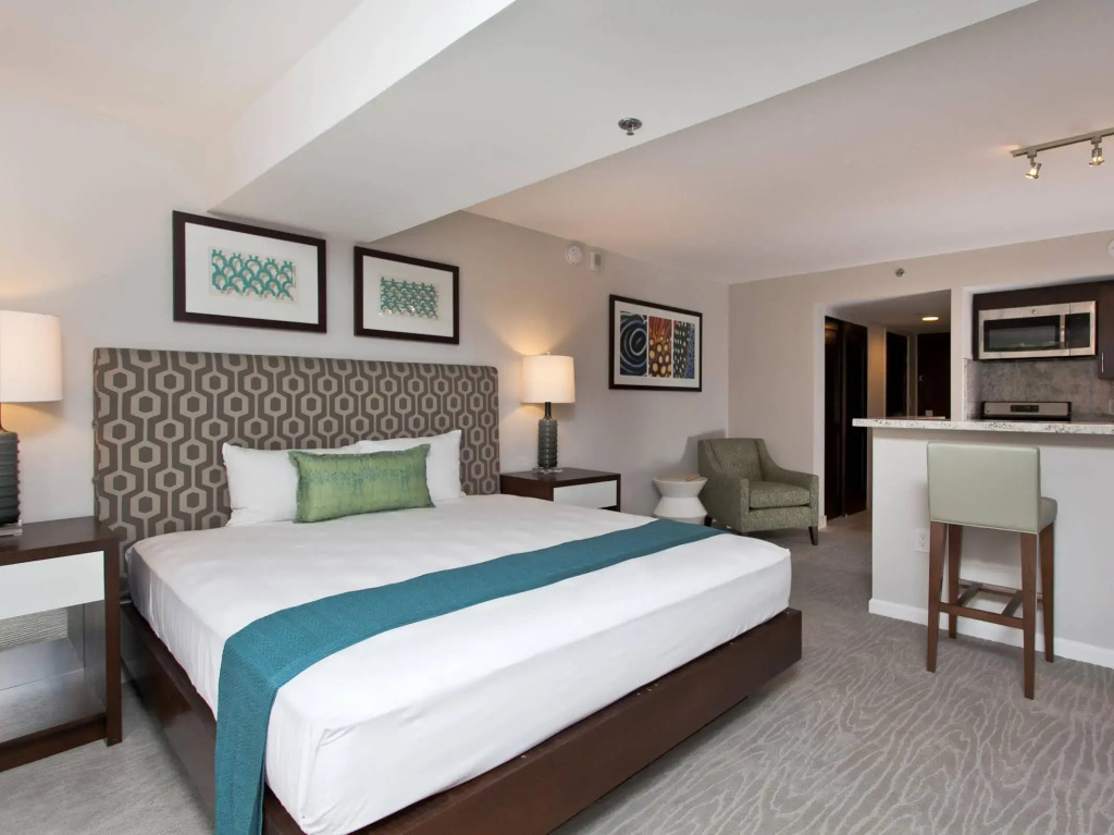 Ilikai Hotel & Luxury Suites