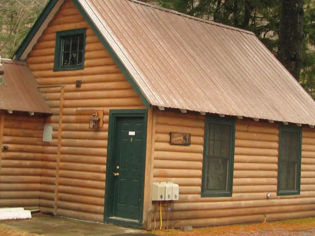 Pine Knoll Hotel Lakeside Lodge & Cabin