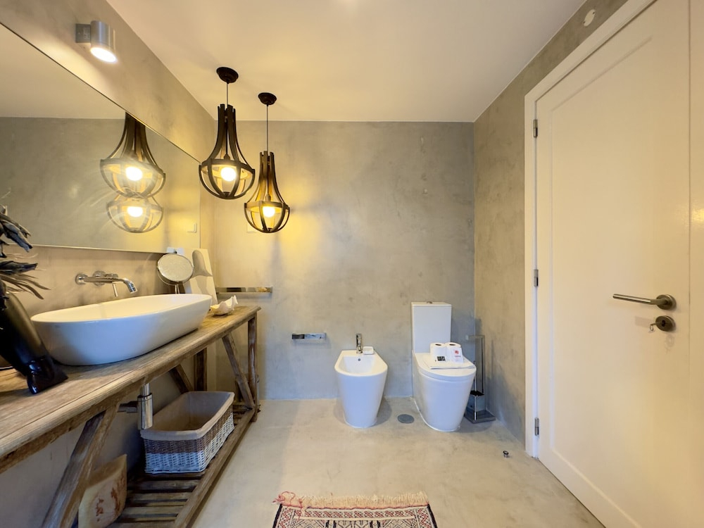 Vilamoura Stylish Villa by Homing