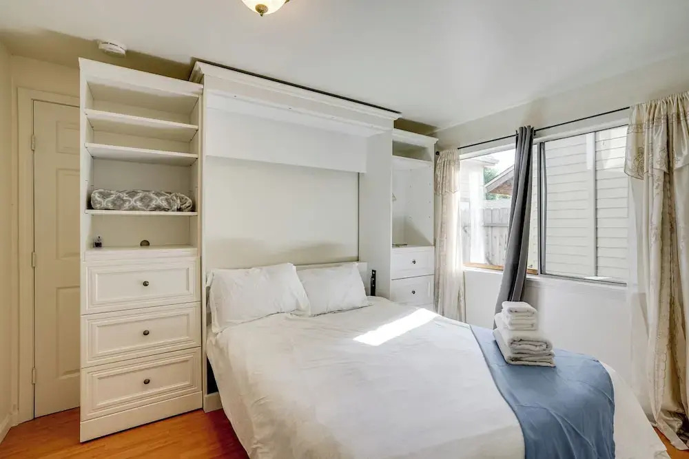 Oakland Group Retreat: Historic Home Near Downtown