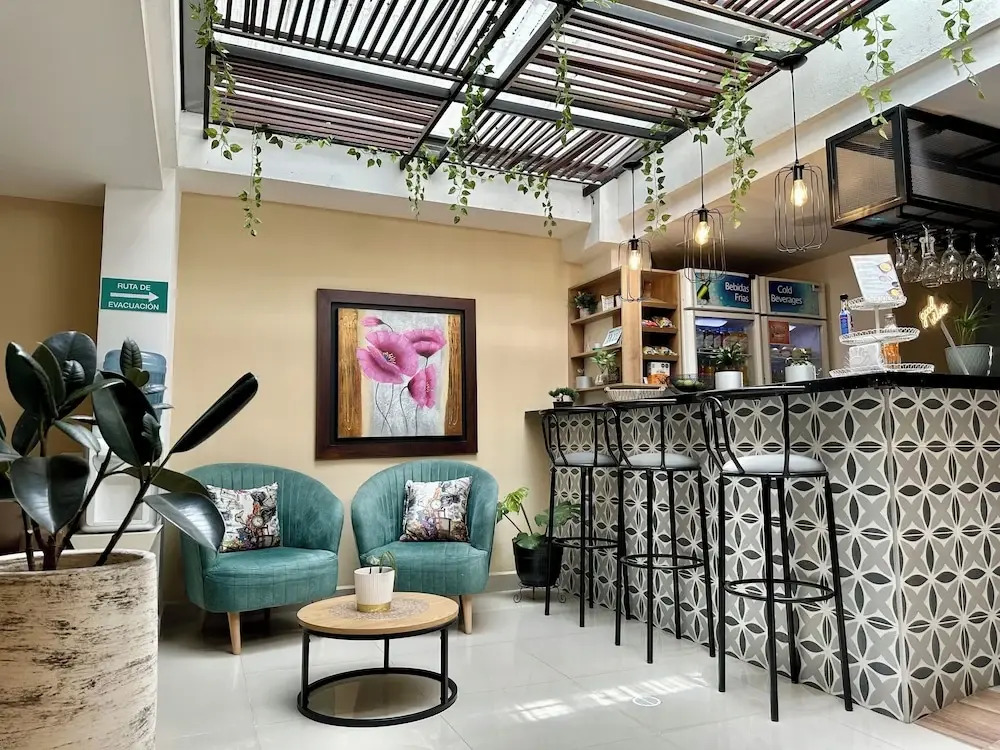 Laureles Guest House LGH Hotel