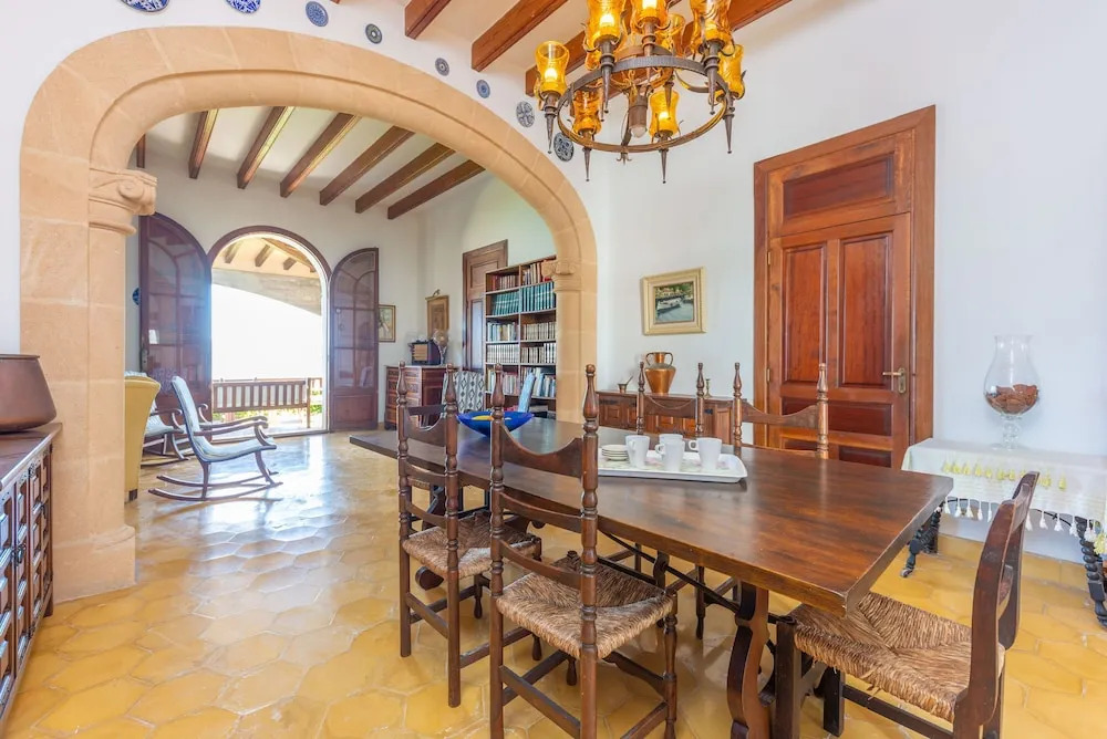 Can Mir in Mallorca With 4 Bedrooms and 3 Bathrooms