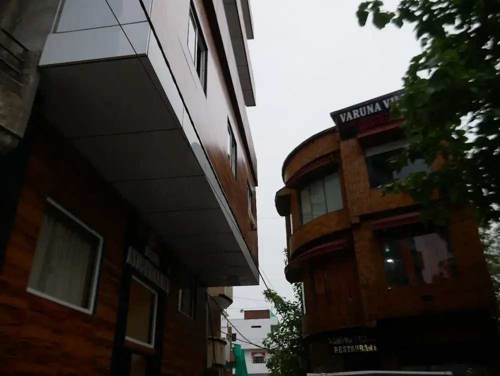 HOTEL AYUSHMAN