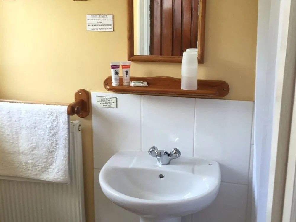 Kenmore Guest House