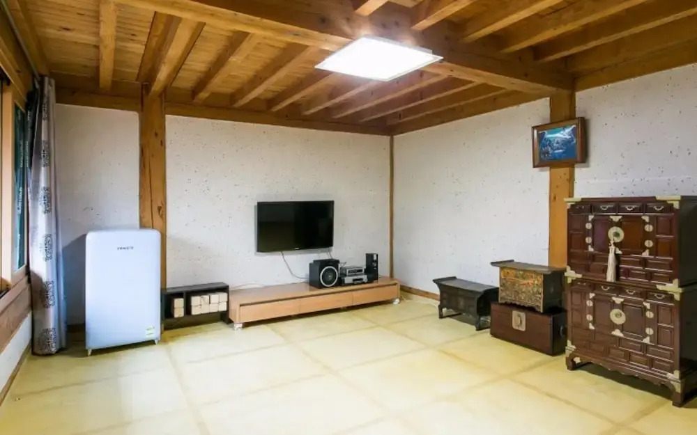 Youngwol Dudeokgol Hyu Pension